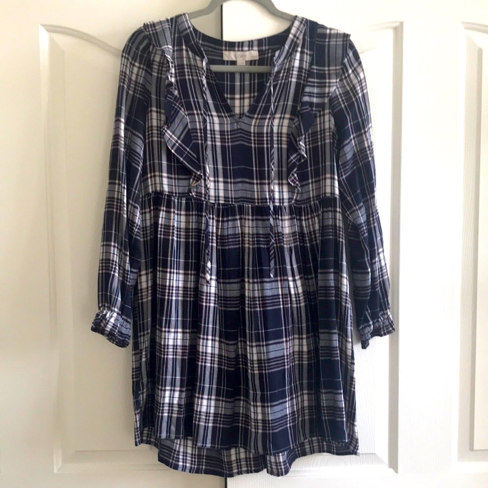 LOFT Baby doll dress with V-neck and shoulder ruffles, beautiful winter plaid